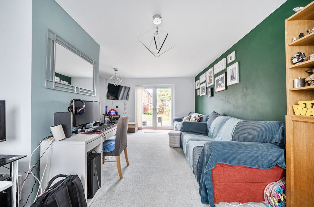 Property photo 2 of 9 1515690-10-6A9Add...