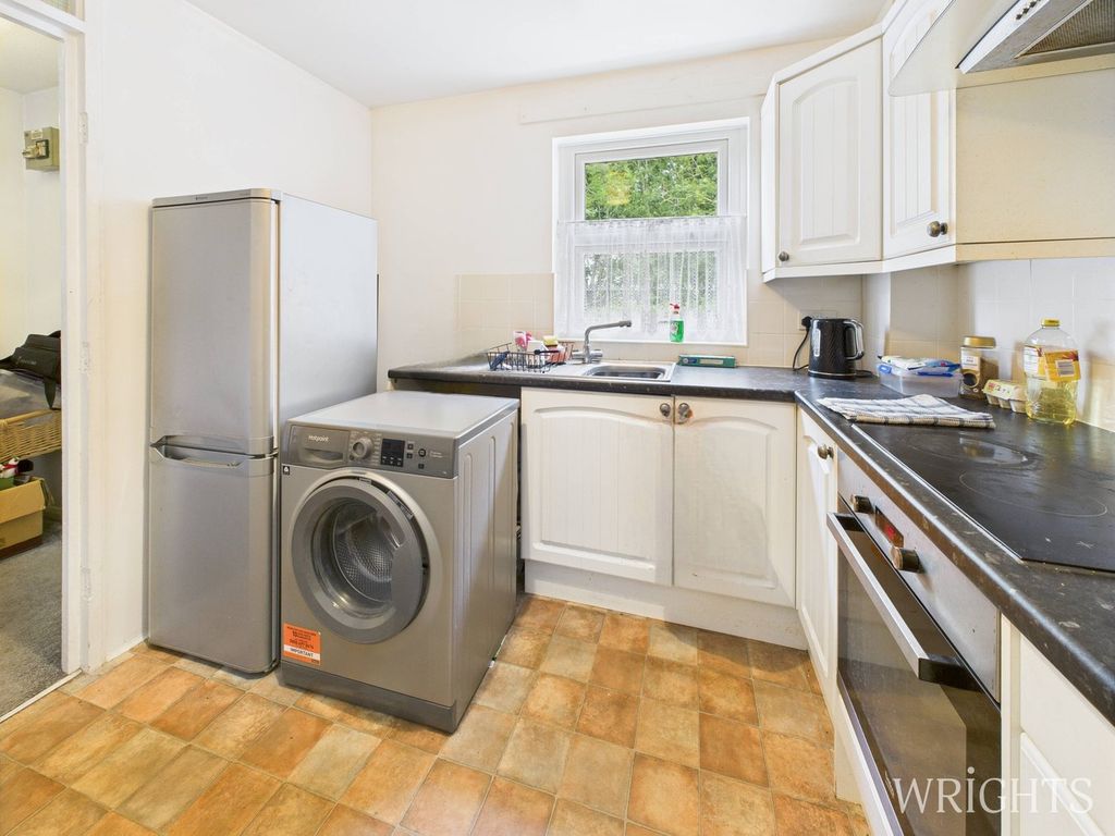 Property photo 3 of 14 Kitchen