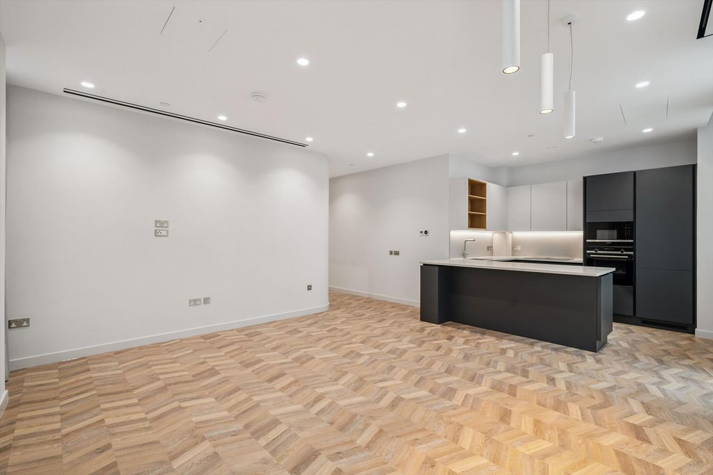 Property photo 2 of 16 Image