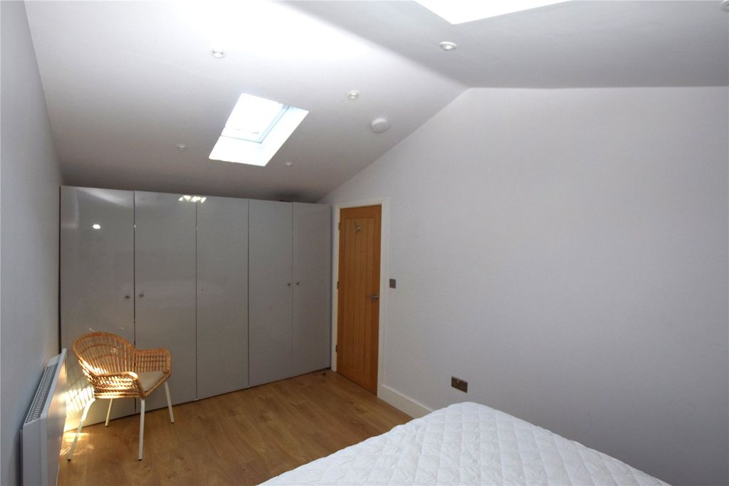 Property photo 3 of 8 Bedroom