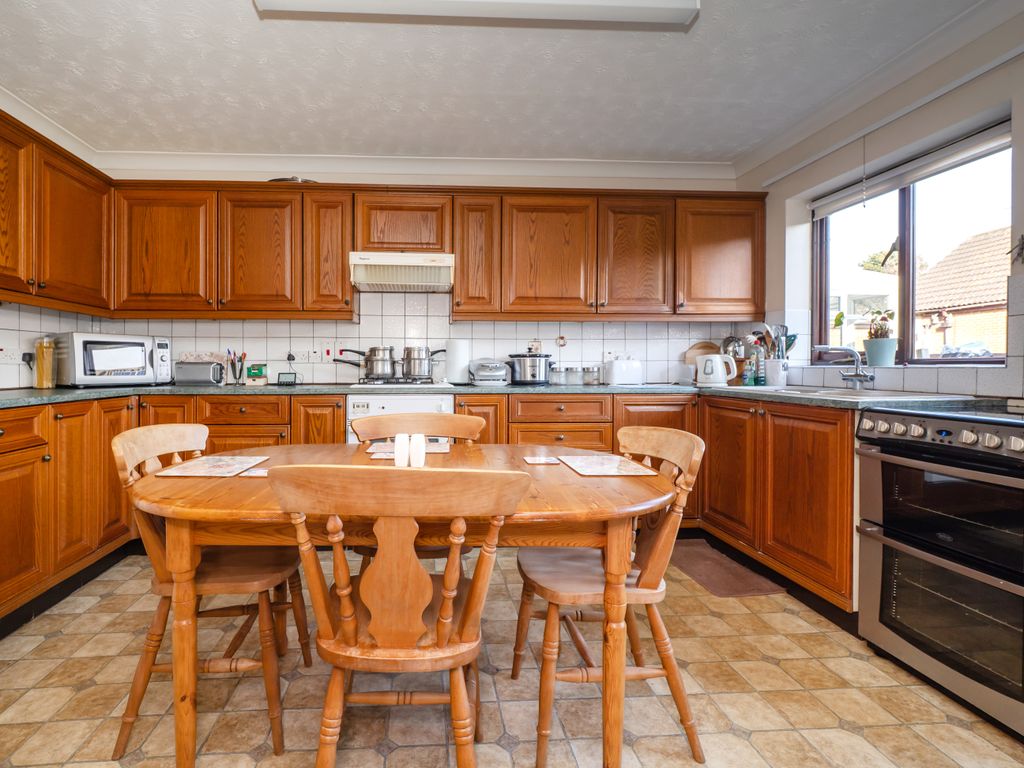Property photo 2 of 12 62Thelane-21