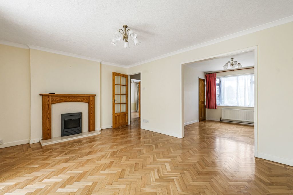 Property photo 2 of 14 Sitting Room / Snug