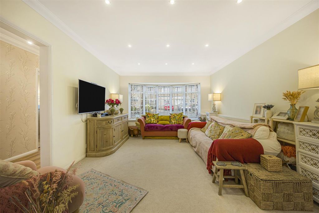 Property photo 3 of 32 10_72530.Jpg