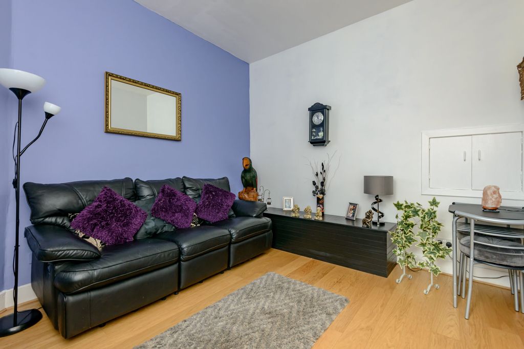 Property photo 3 of 8