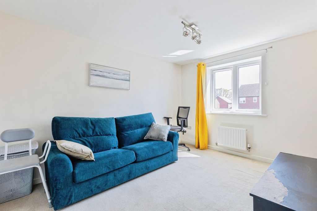 Property photo 2 of 16