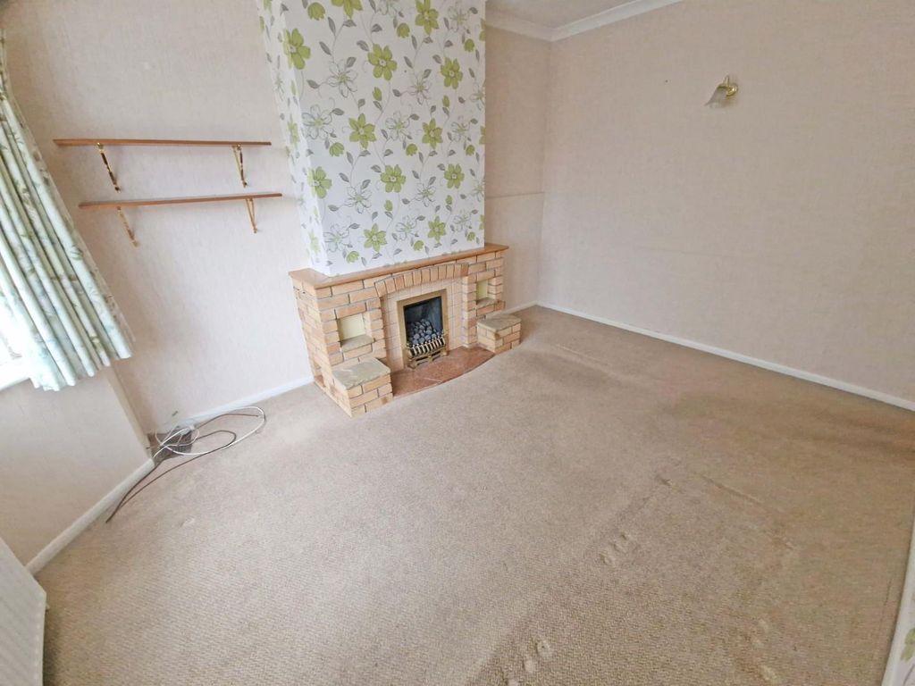 Property photo 2 of 17 Lounge1.Jpg