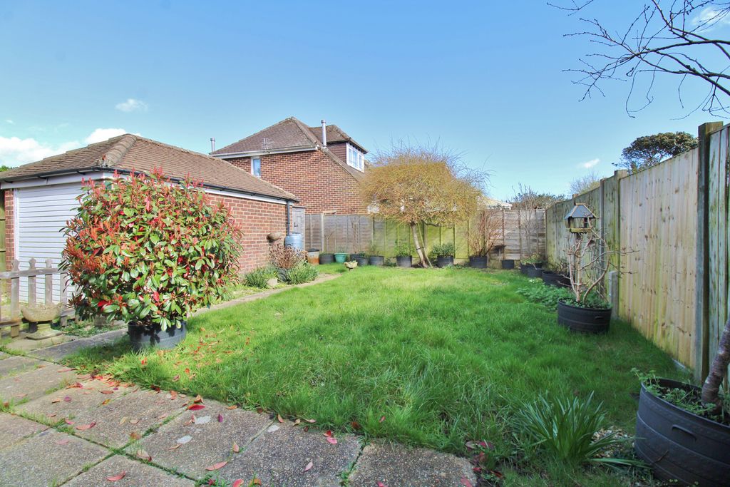 Property photo 2 of 28