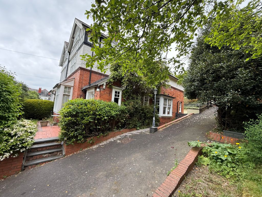 Property photo 2 of 36