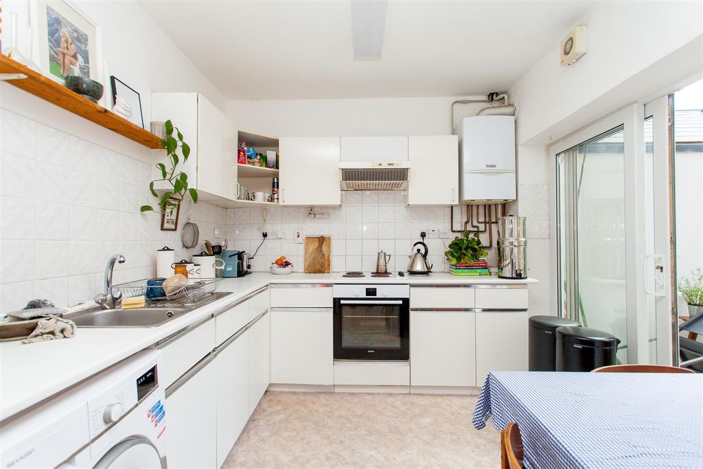 Property photo 3 of 9 Mountgrove Road (5).Jpg