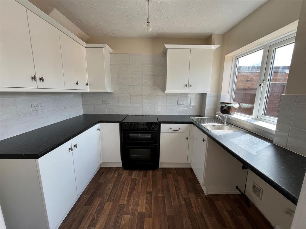 Property photo 2 of 15 Kitchen