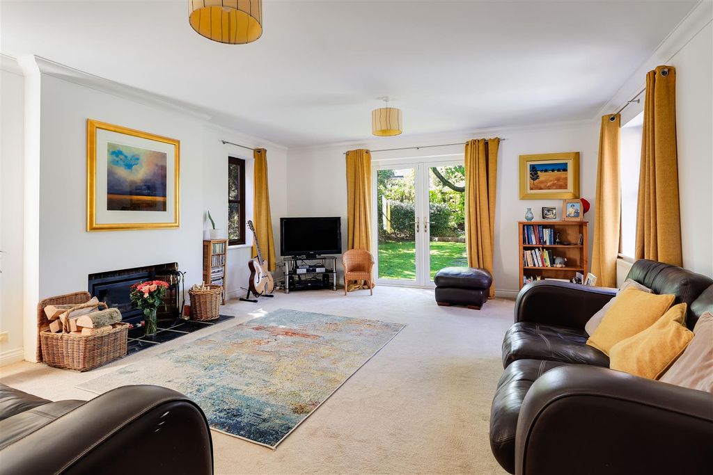 Property photo 3 of 21 Img (24).Jpg