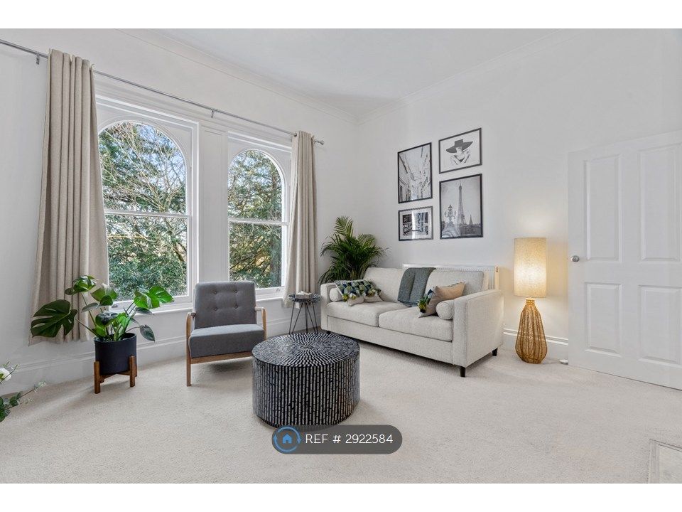 Property photo 1 of 10 Lounge