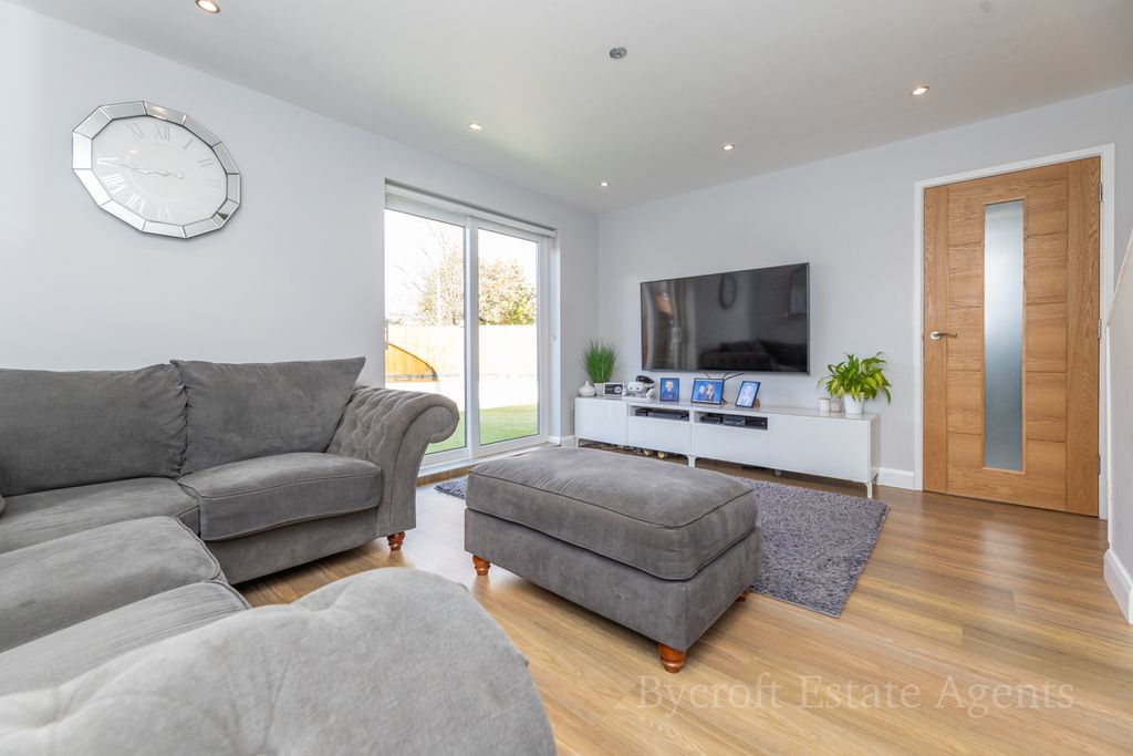 Property photo 3 of 23