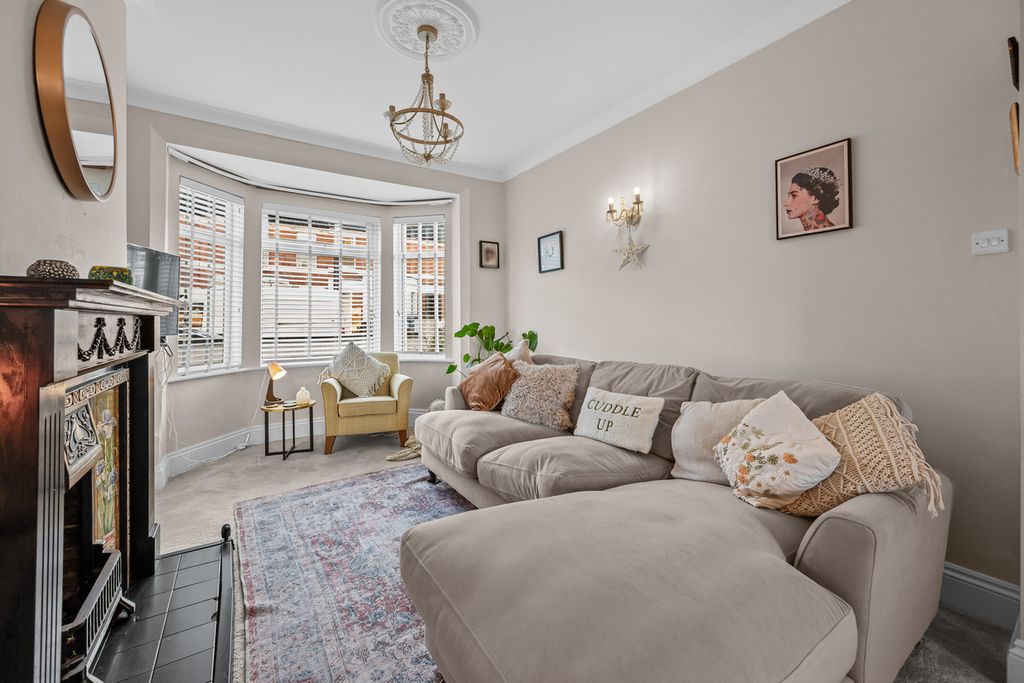 Property photo 2 of 36