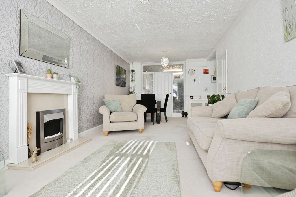 Property photo 2 of 16 Photo