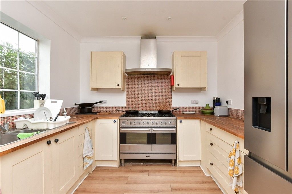 Property photo 1 of 19 Kitchen