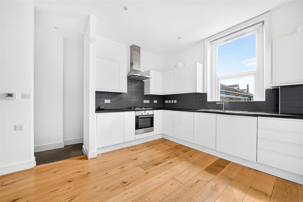 Property photo 3 of 13 3