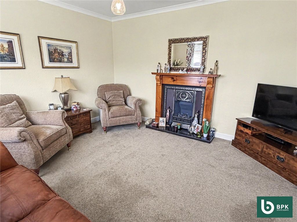 Property photo 3 of 16 Picture No. 02