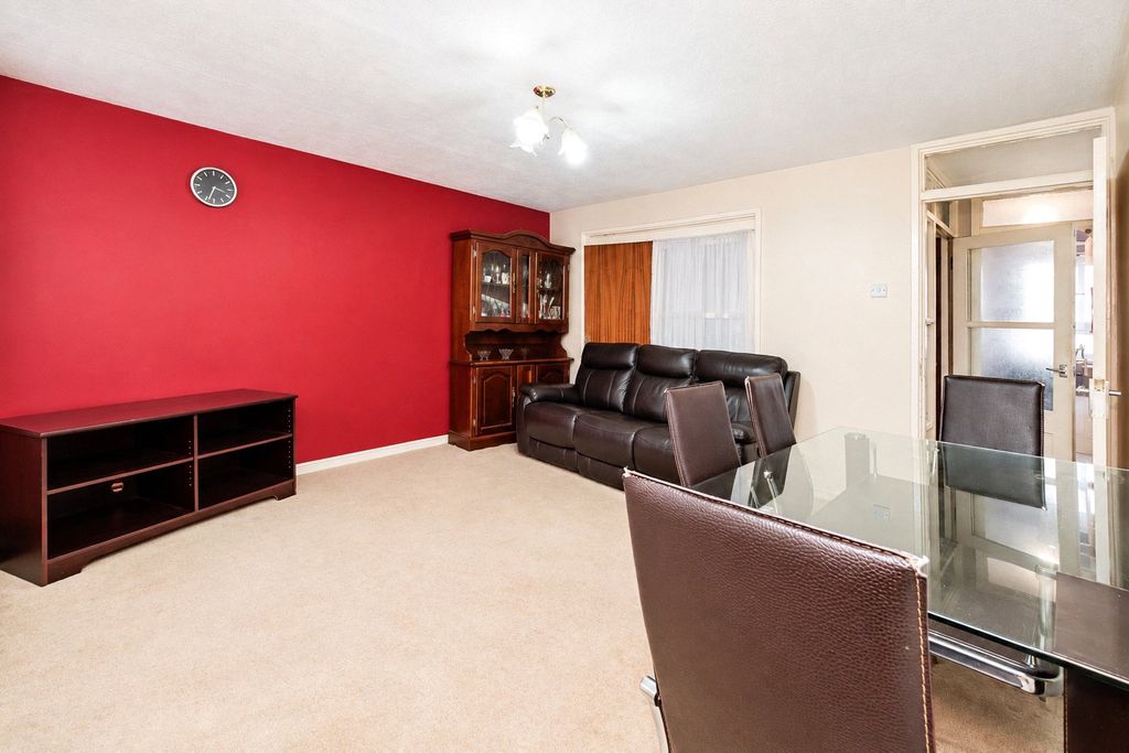Property photo 2 of 17 Picture No. 29