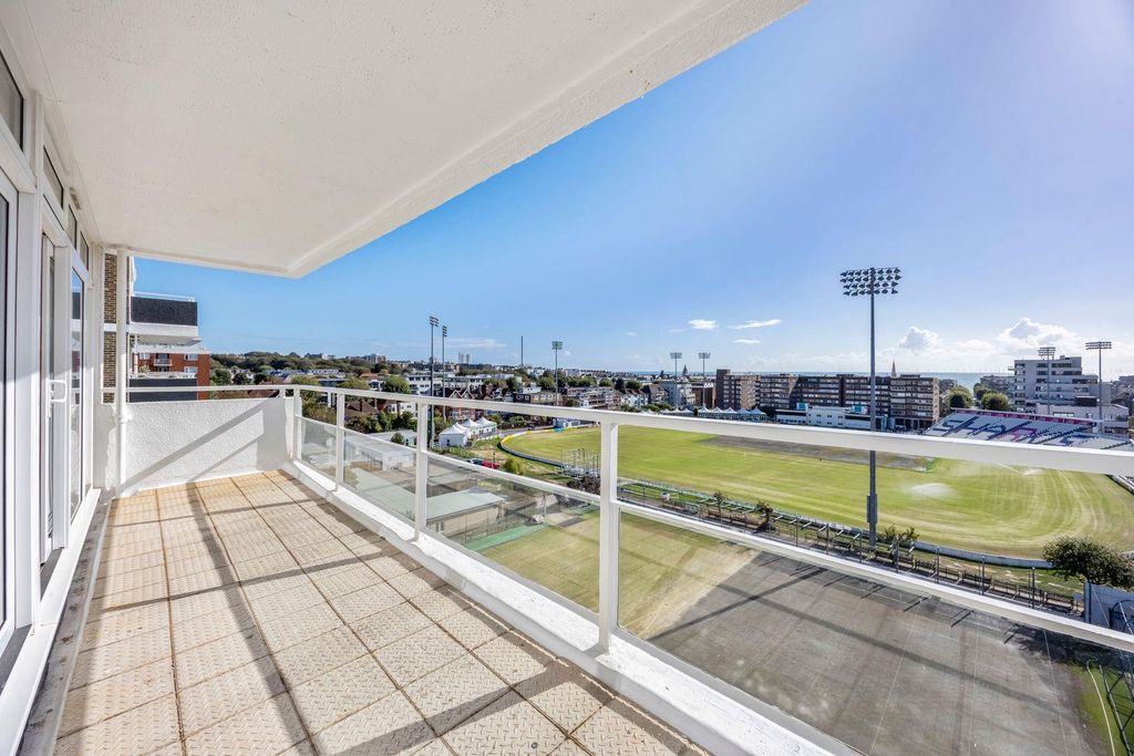 Property photo 1 of 13 Hovedene 47 Balcony.Jpeg