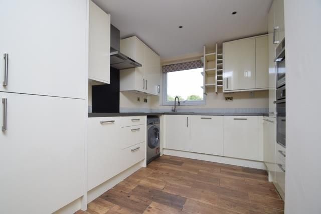 Property photo 1 of 7 Kitchen