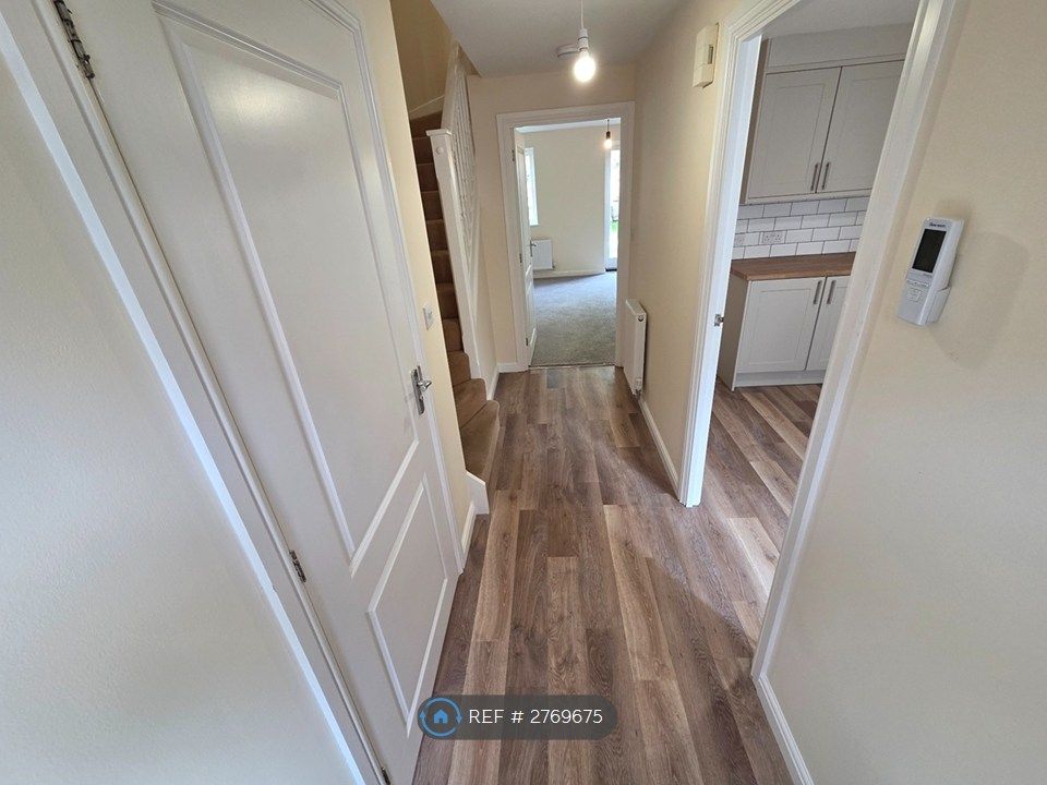 Property photo 2 of 23 Hallway