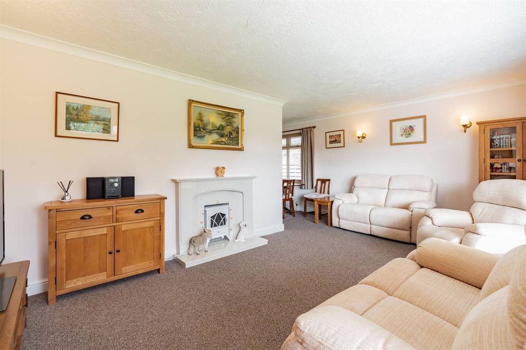 Property photo 2 of 29