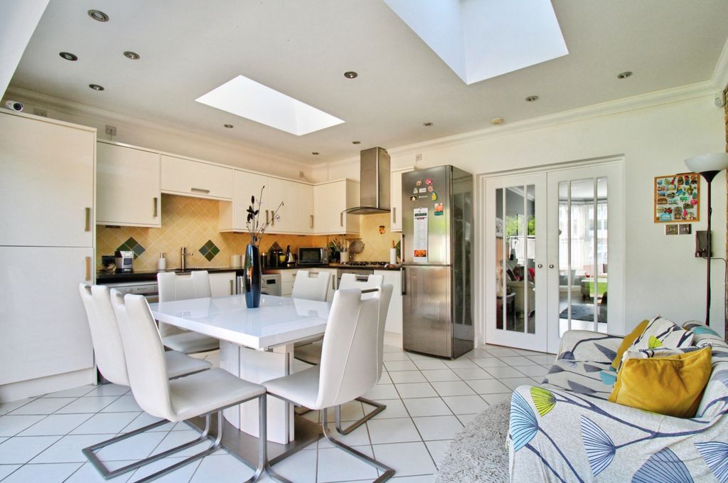 Property photo 3 of 33 38