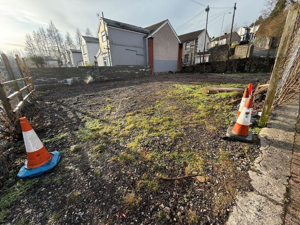 Property photo 2 of 8