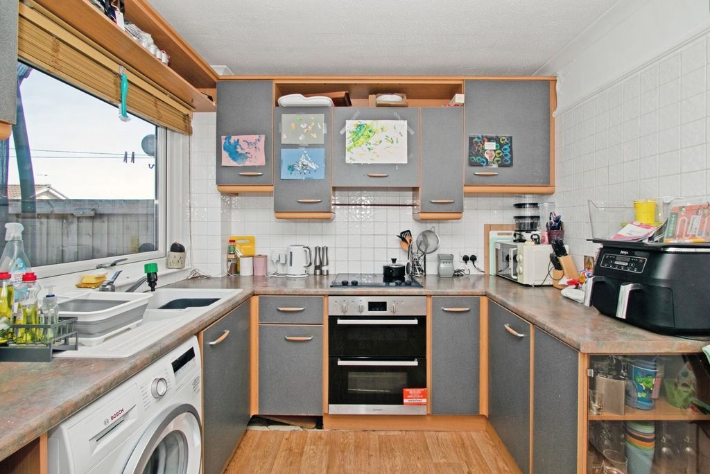 Property photo 3 of 16 Photo