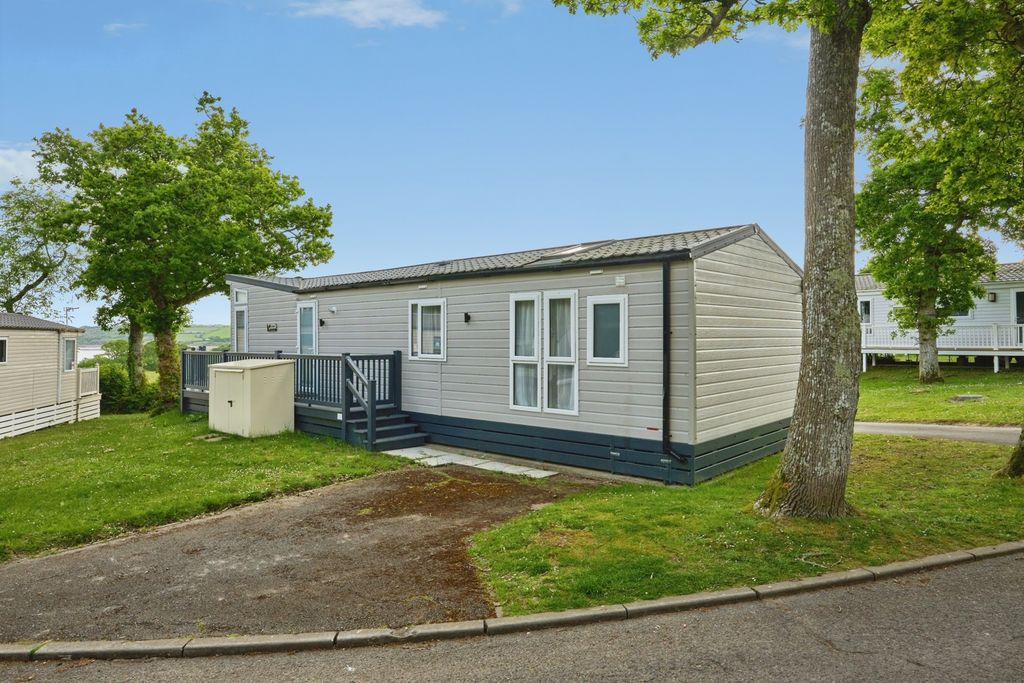 Property photo 1 of 16 Front & Parking