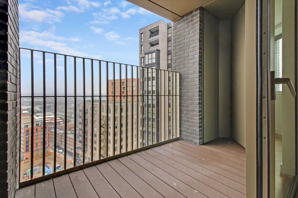 Property photo 2 of 7 Wayne & Silver