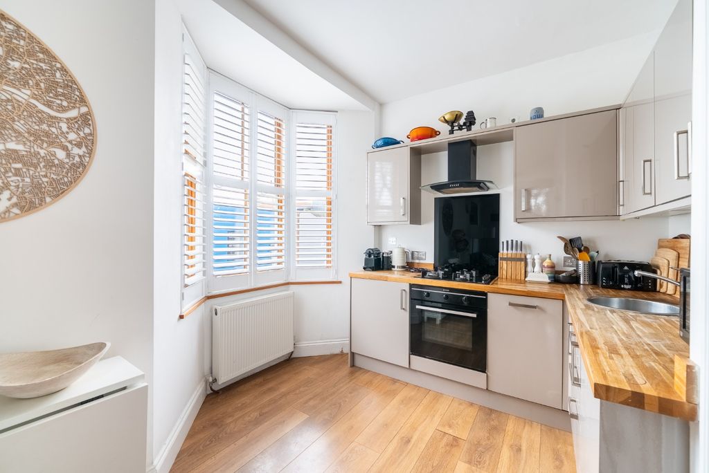 Property photo 3 of 23 4339453