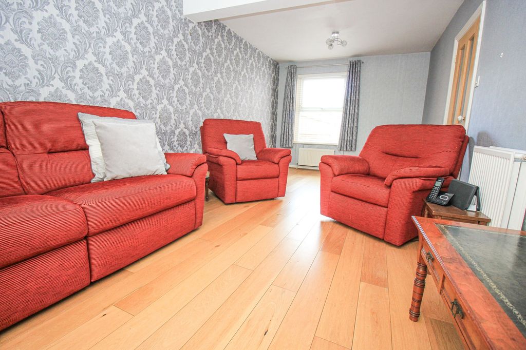 Property photo 2 of 16