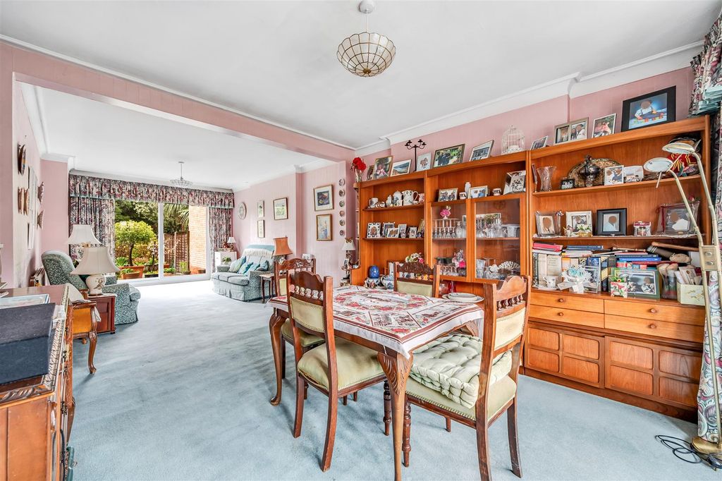 Property photo 2 of 18 50 St. Dunstans Avenue-6.Jpg