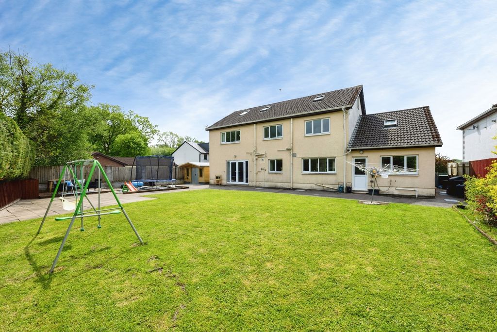 Property photo 2 of 31 Pbox-Img.Jpg