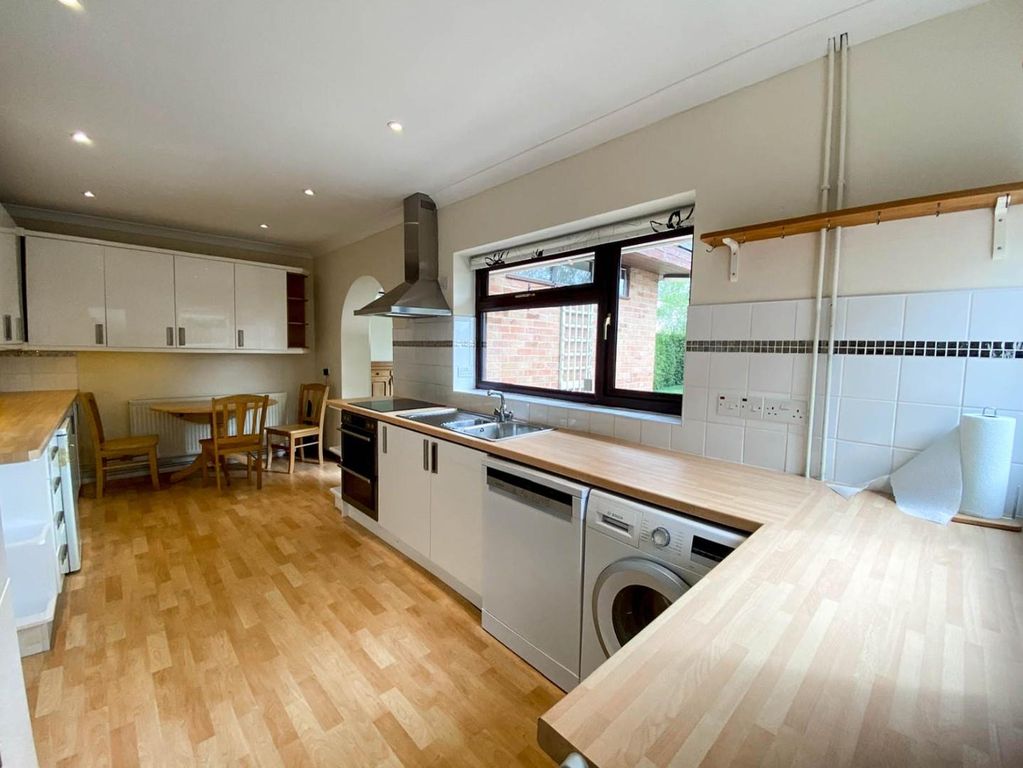 Property photo 3 of 16 6F950Aaf-d115-42d5-8047-787A8c7Aa2Af.Jpg