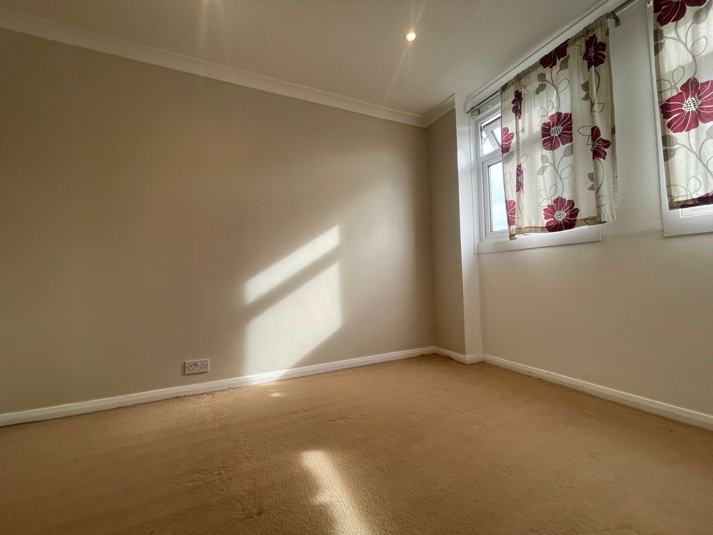 Property photo 3 of 7 3