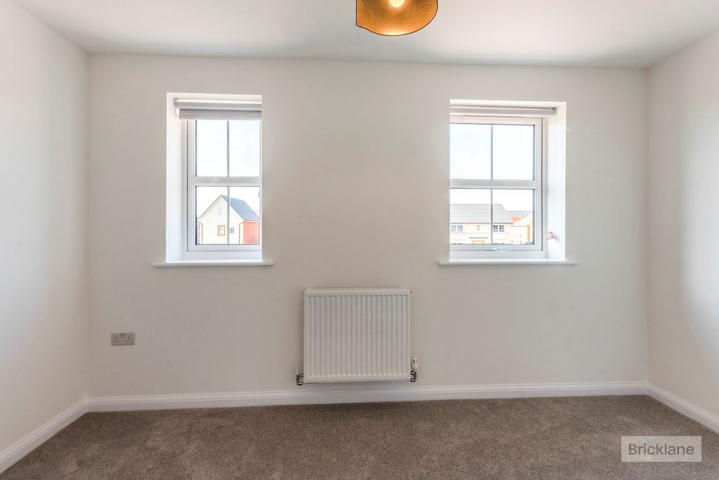 Property photo 2 of 11 Image