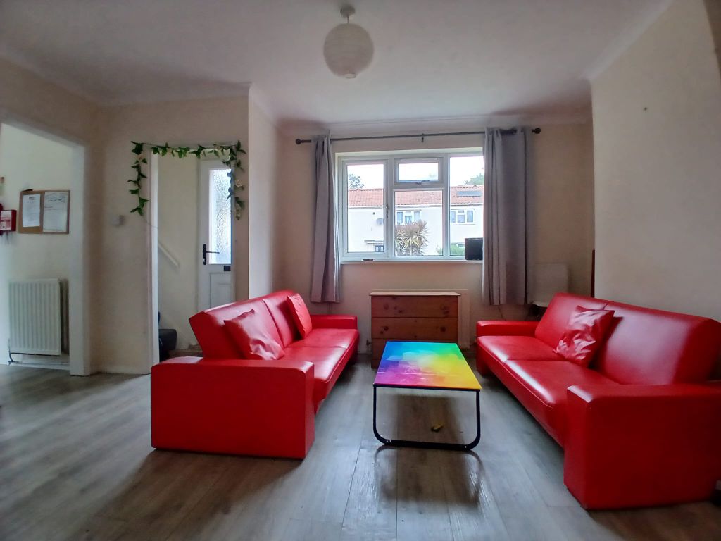 Property photo 3 of 10 1000025878