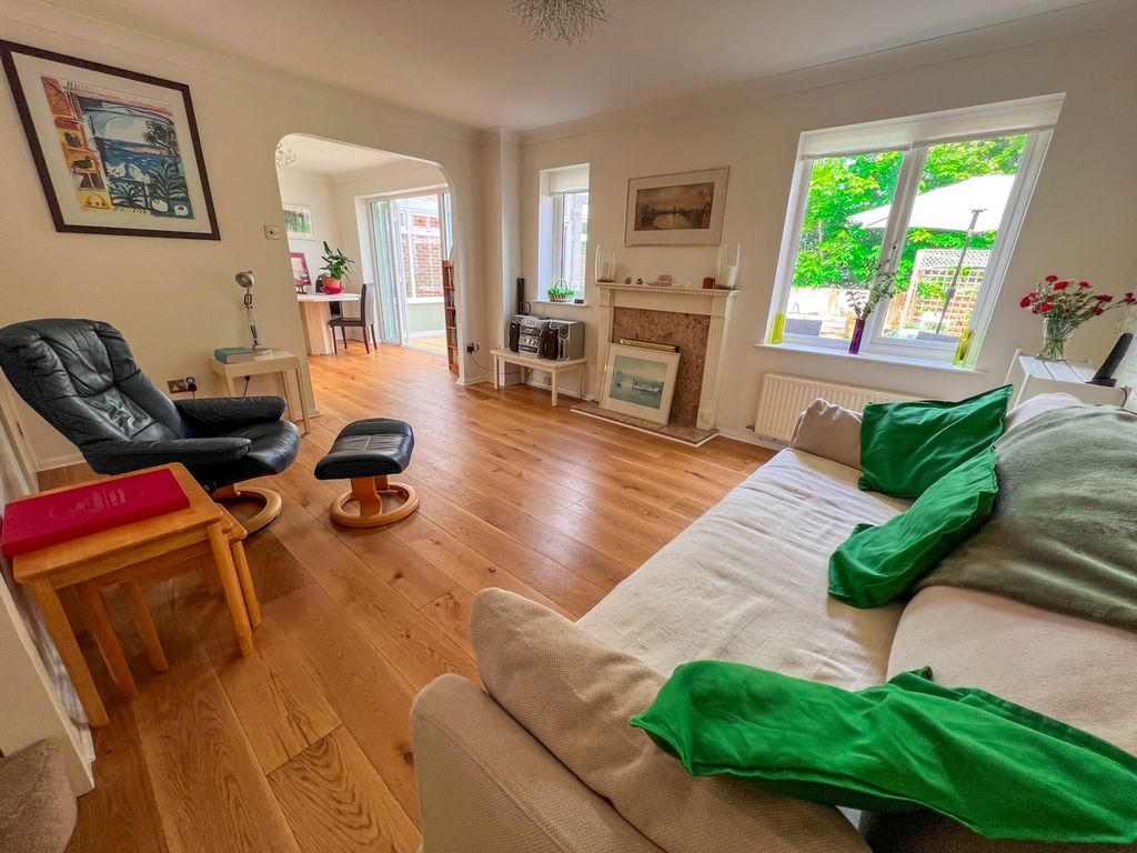 Property photo 3 of 39