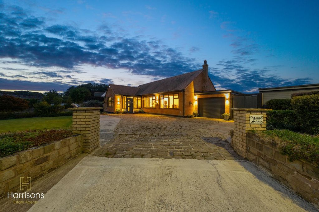 Property photo 1 of 49 5545192