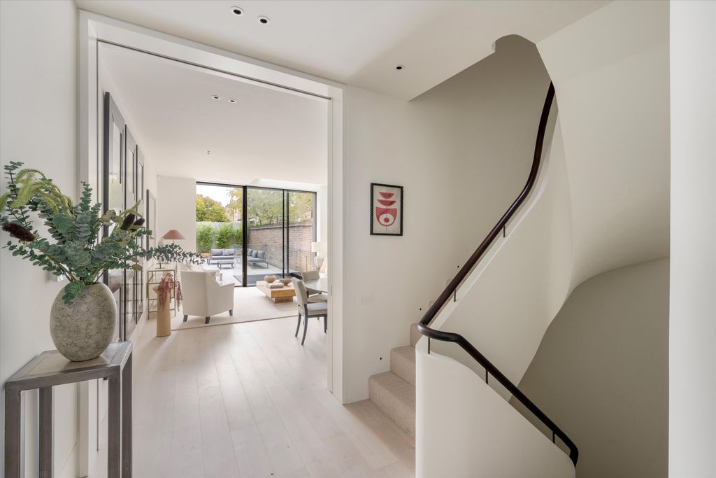 Property photo 2 of 16 Image