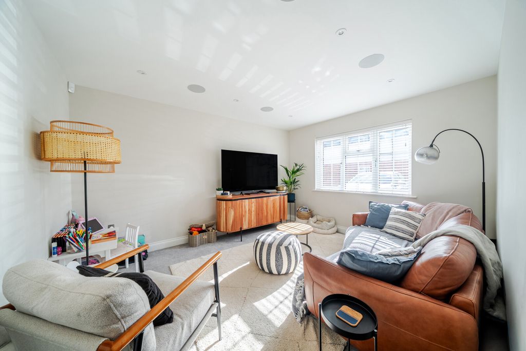 Property photo 2 of 22 1-69B2Cda10d1F1-1...