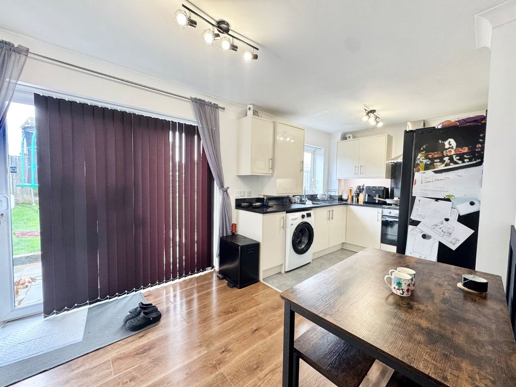 Property photo 3 of 8 Picture 3