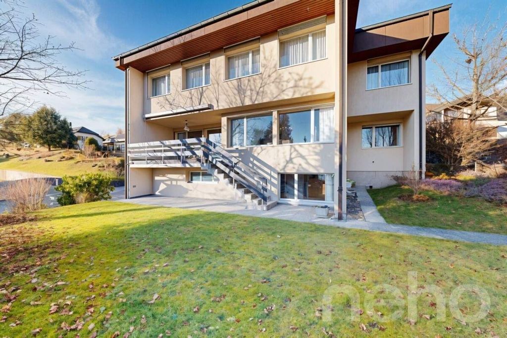 Property photo 1 of 12