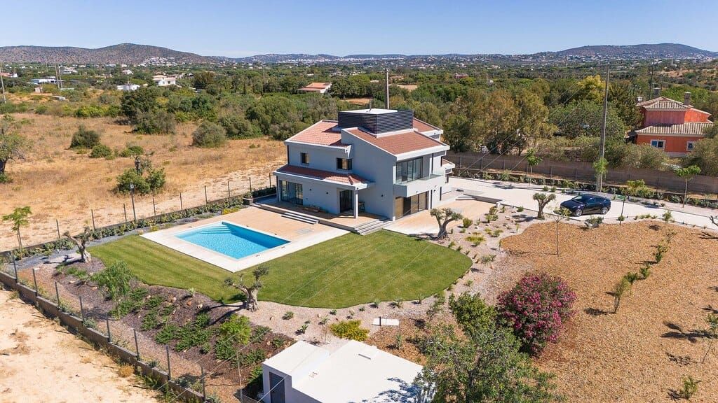 Property photo 1 of 23 Algarve Villa Ptqua372 1