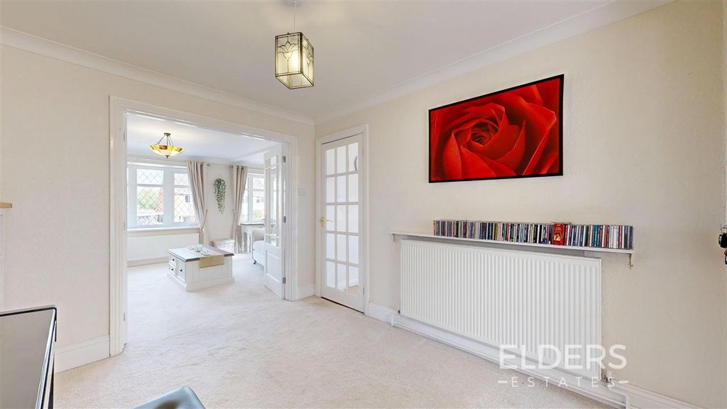 Property photo 3 of 16 Dining Area