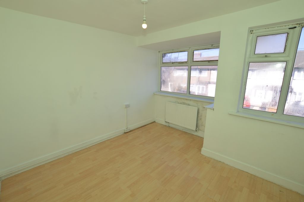 Property photo 2 of 8 2