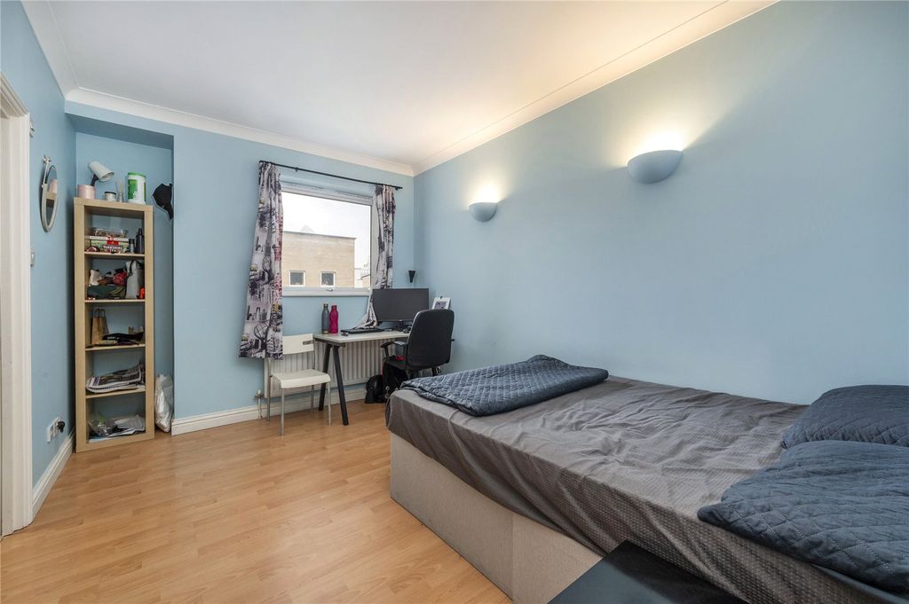 Property photo 3 of 12